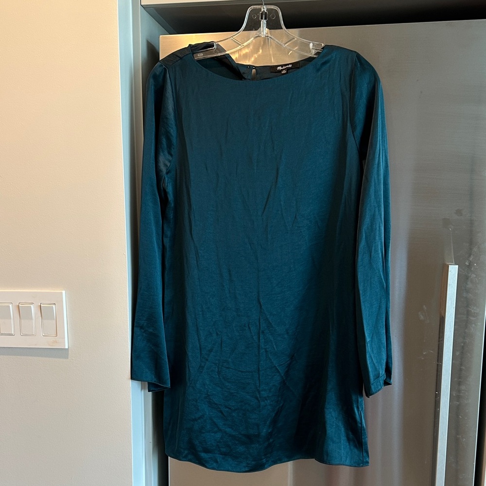 Elegant Emerald Green Long Sleeve Mini Dress
